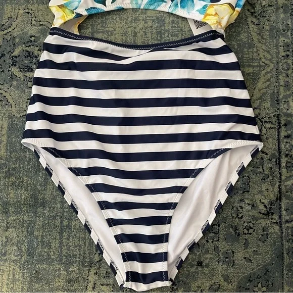 Cupshe Swimsuit M - Picture 4 of 5